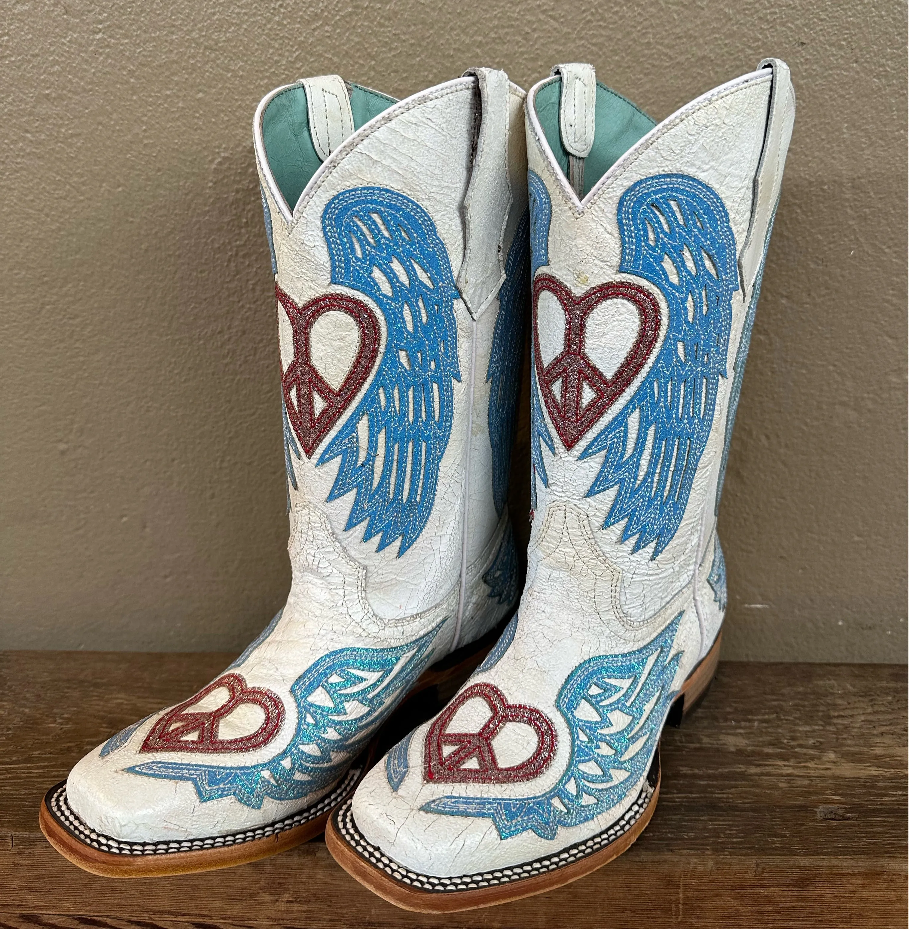 Boot SQ White/Blue Heart T0147