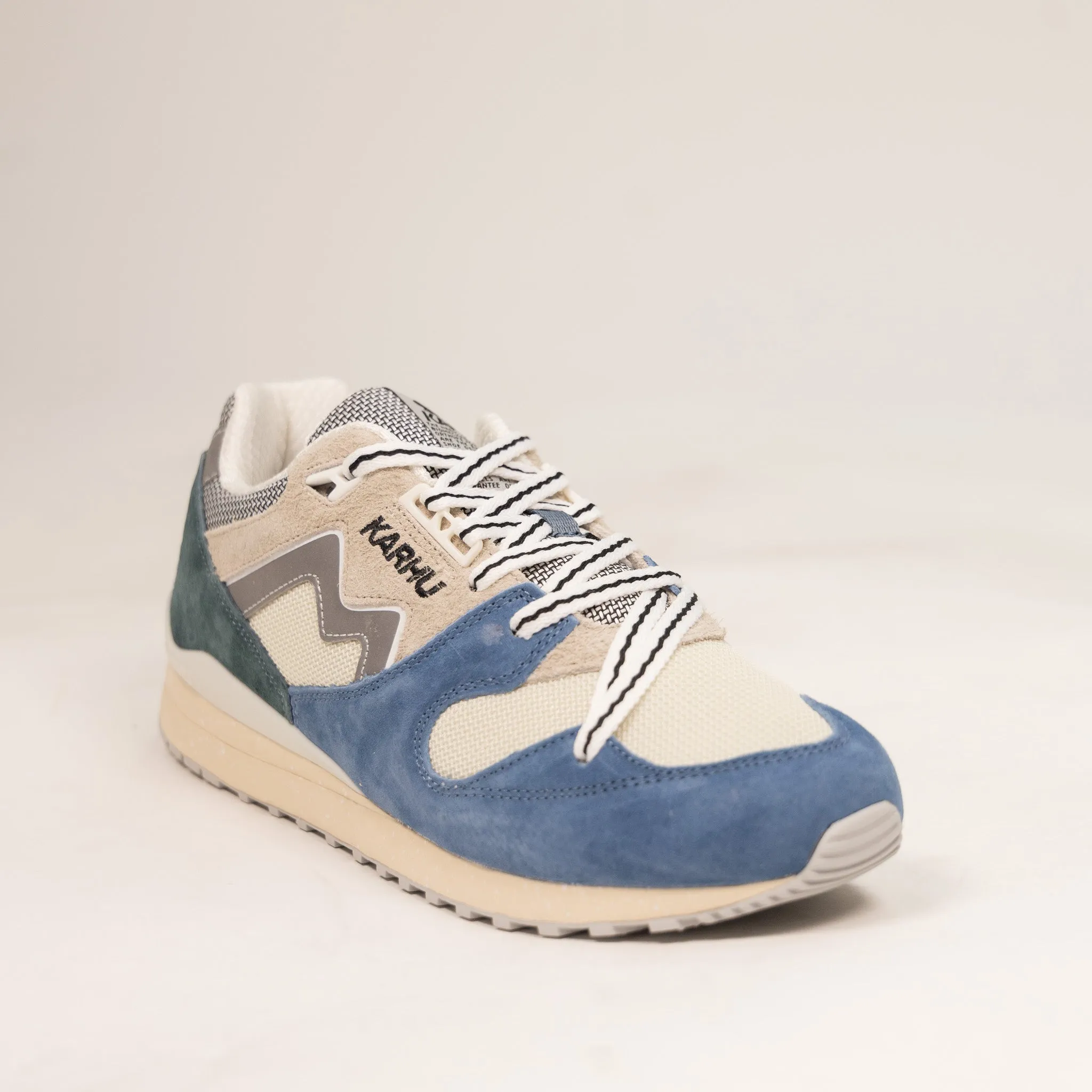 Karhu Synchron Classic - Coronet Blue/Silver Lining