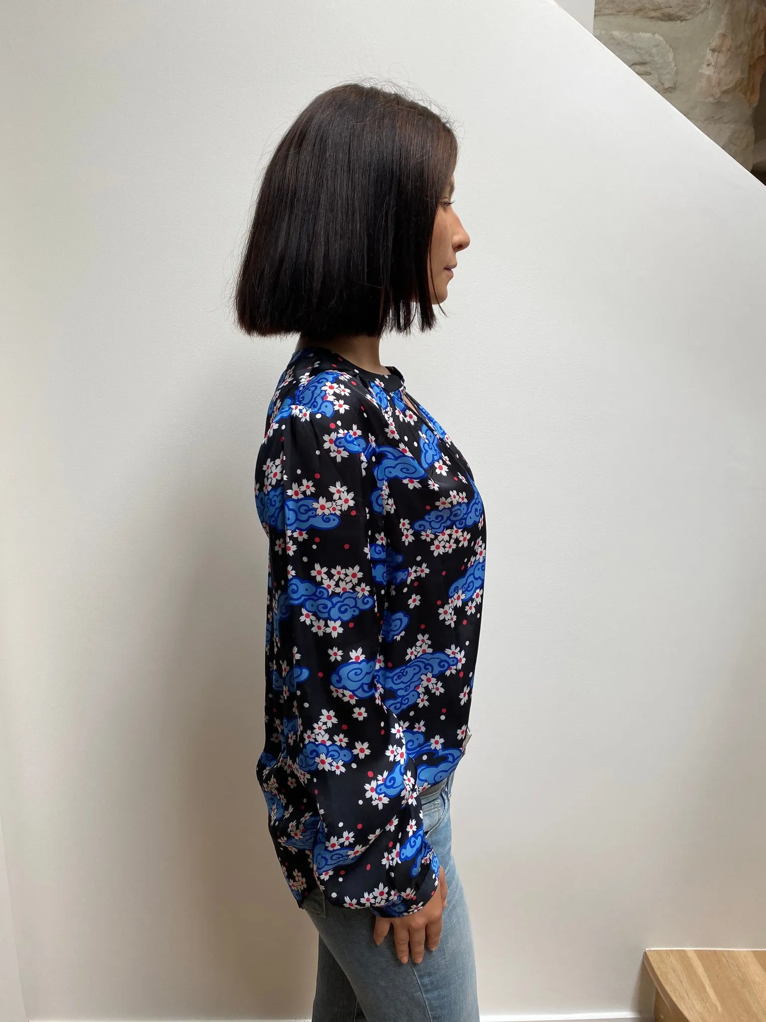 Primrose Park Sandy Open Shirt in Clouds Blue and White on Black