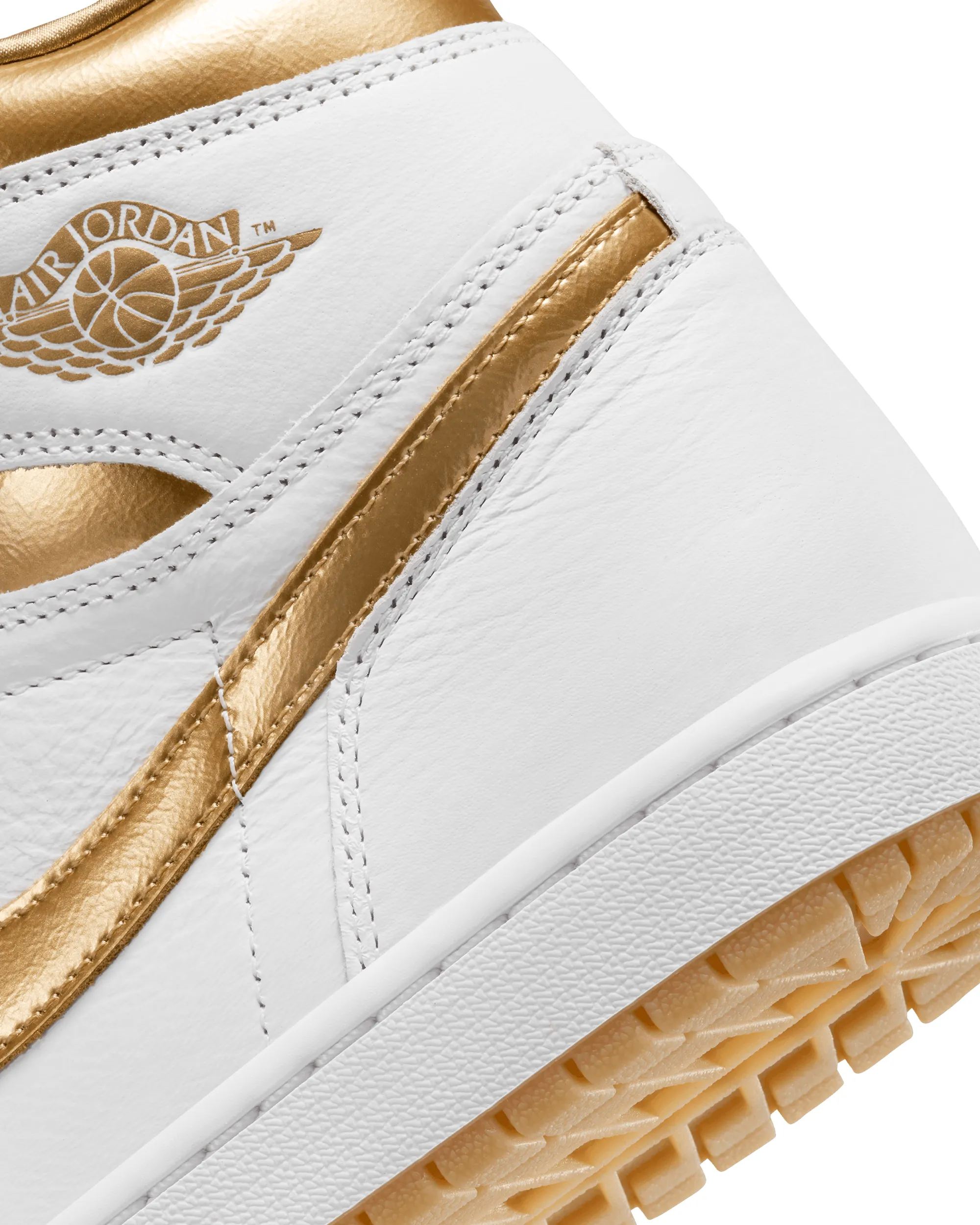 Womens Air Jordan 1 Retro Hi OG - White / Metallic Gold / Gum Light Brown