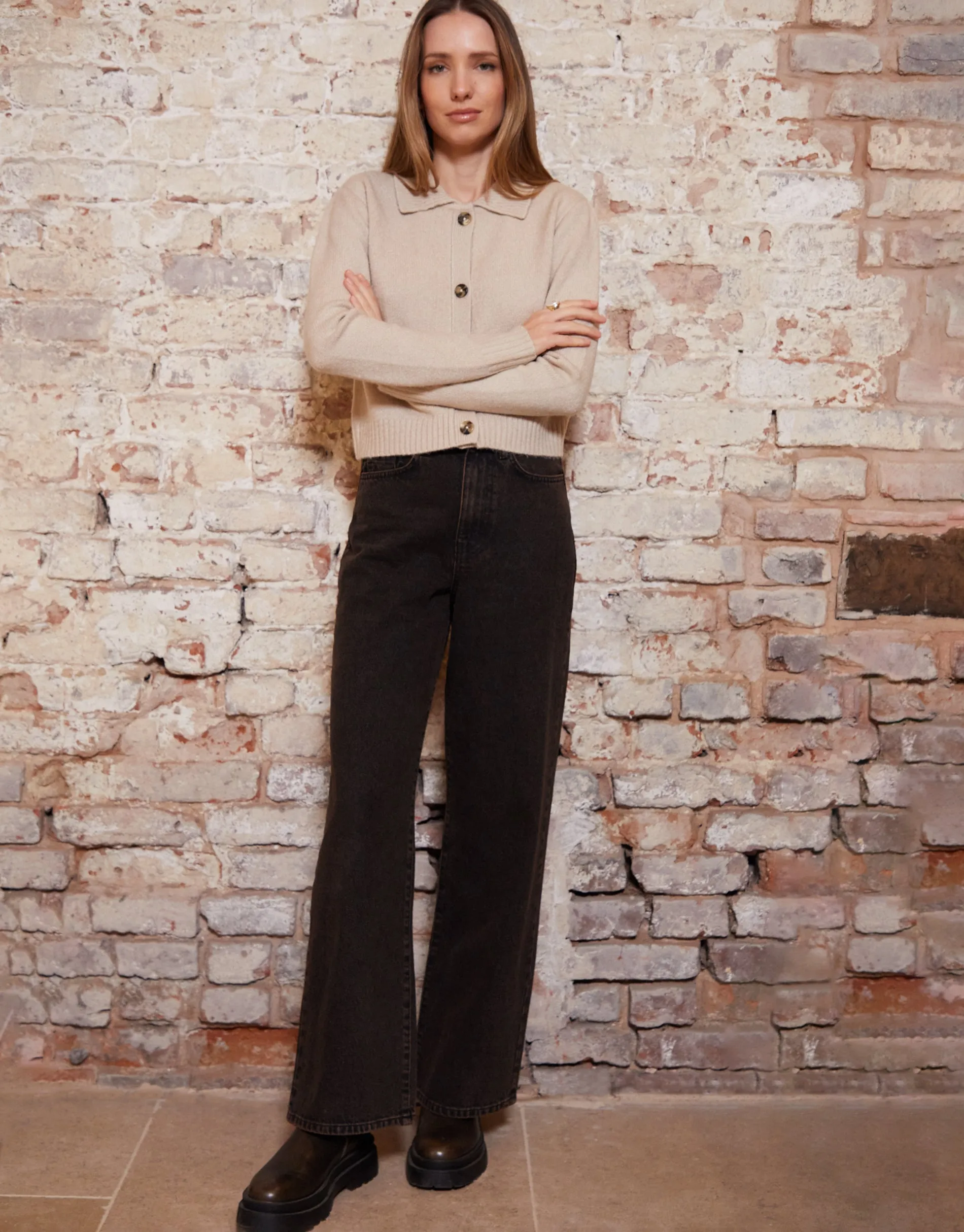 Women's Beige Cropped Collared Knitted Cardigan